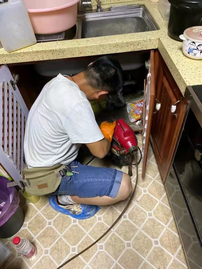 德钦通下水道